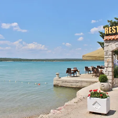 Apartament Near In Krk-insel Krk 51695 *