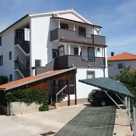 Apartament Near In Krk-insel Krk 51695 Krk Town