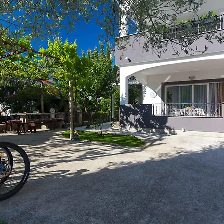 Apartament Near In Krk-insel Krk 51695 *